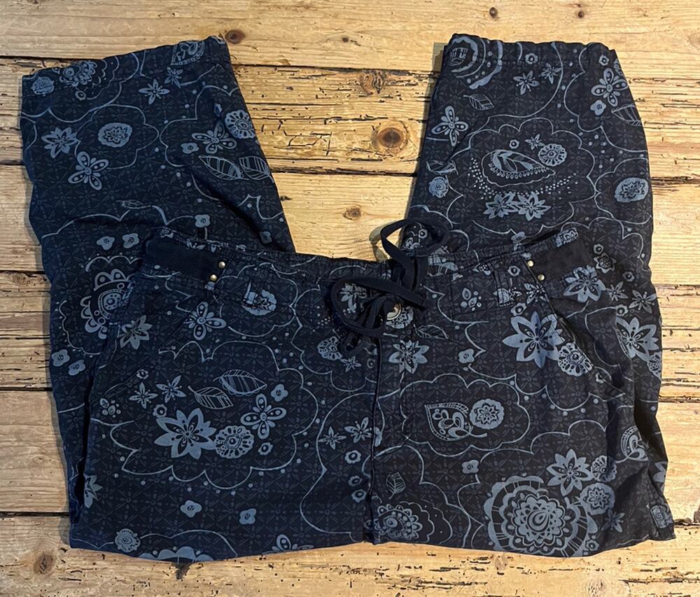 Fresh Produce Womens Size S Black Grey Pattern Capri Pants NWOT